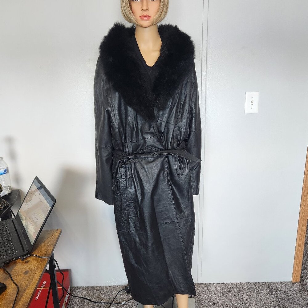 #748 Large leather/oppusom fur